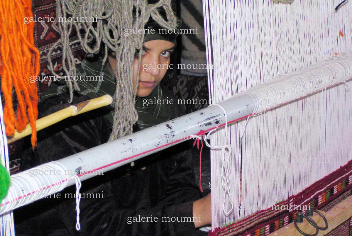Ta'azniya village of Al-Muzayinda for weaving